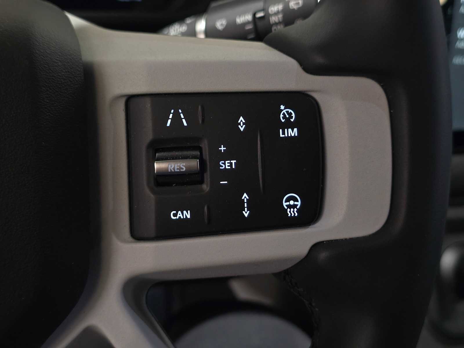 Used 2025 Land Rover Defender 130 S image 34