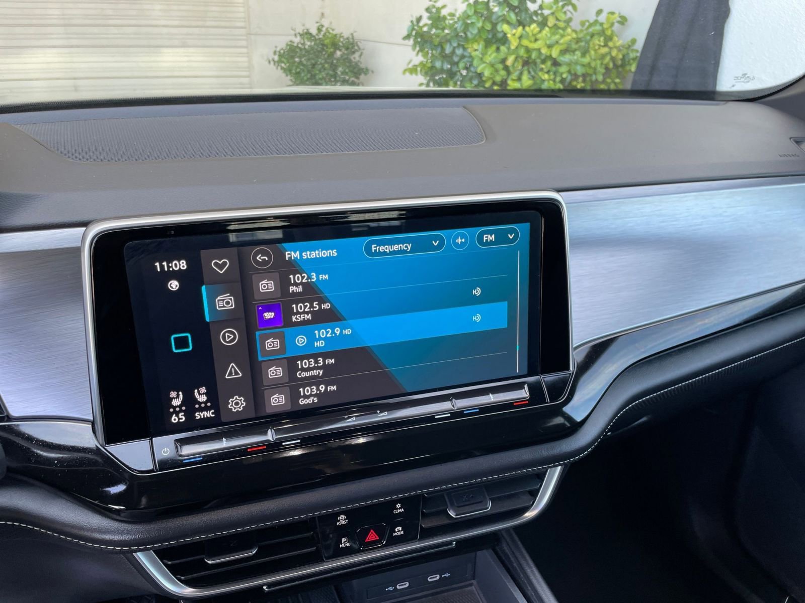 Used 2025 Volkswagen Atlas Cross Sport SE image 20