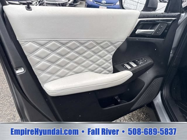 Used 2024 Mitsubishi Outlander SEL Black Edition AWD/4WD image 18