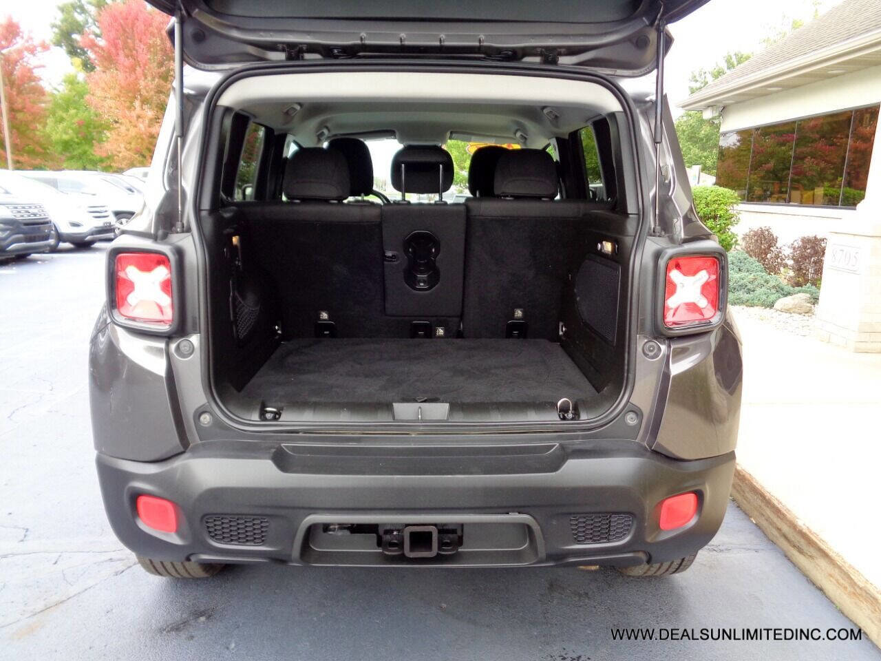 Used 2017 Jeep Renegade Altitude image 18