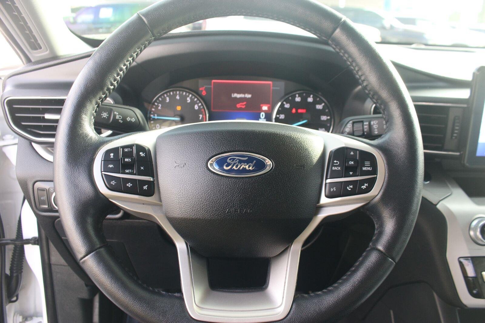 Used 2021 Ford Explorer XLT w/ Equipment Group 202A RWD image 19