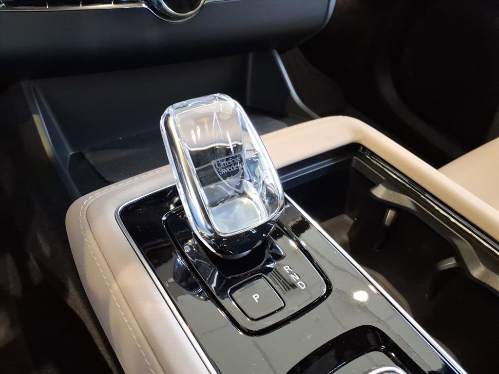 New 2026 Volvo XC90 B6 Plus w/ Protection Package Premier image 21