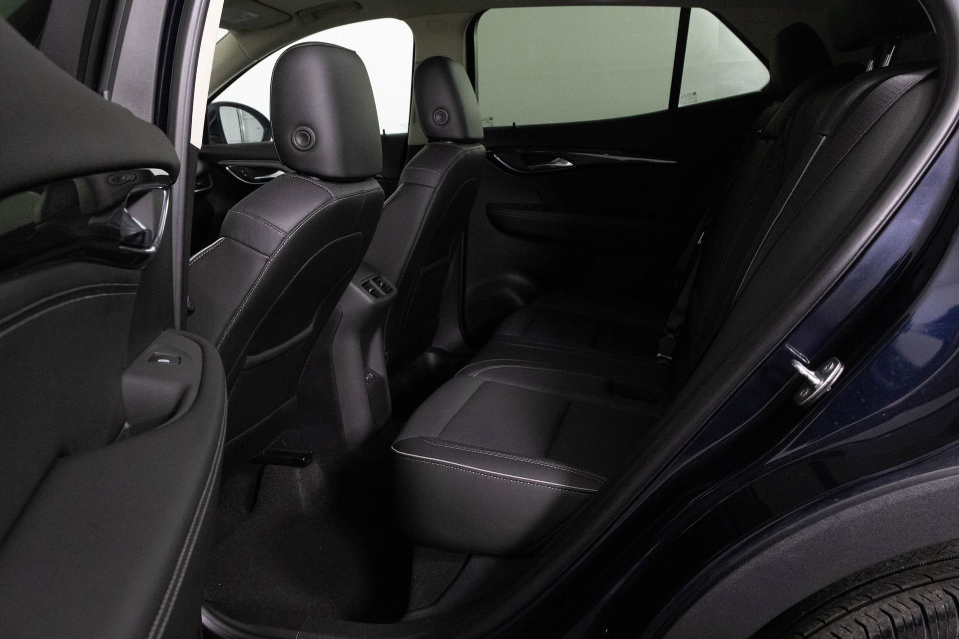 Used 2021 Buick Envision Essence image 35