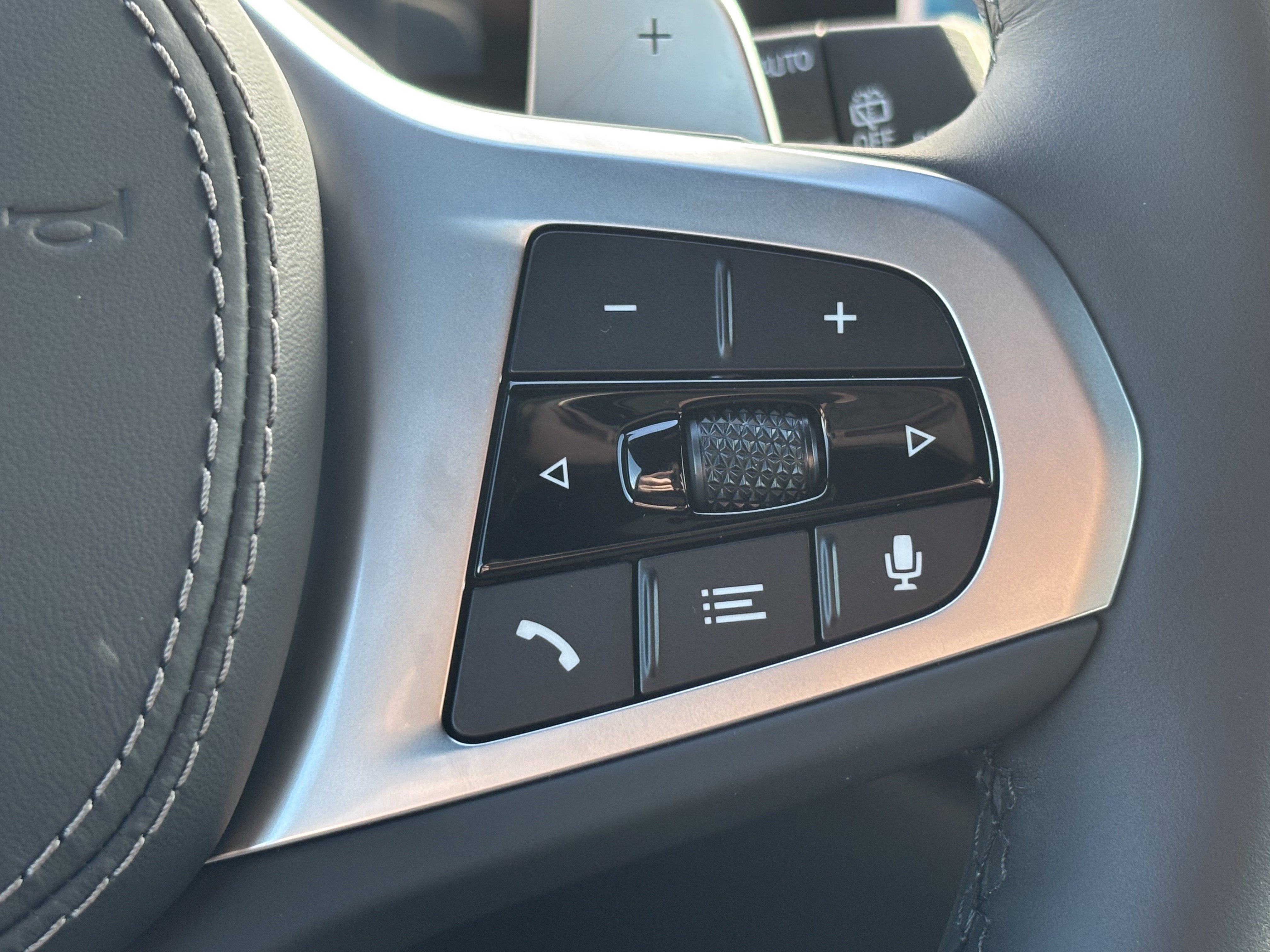 Used 2026 BMW X5 xDrive50e w/ M Sport Package image 20