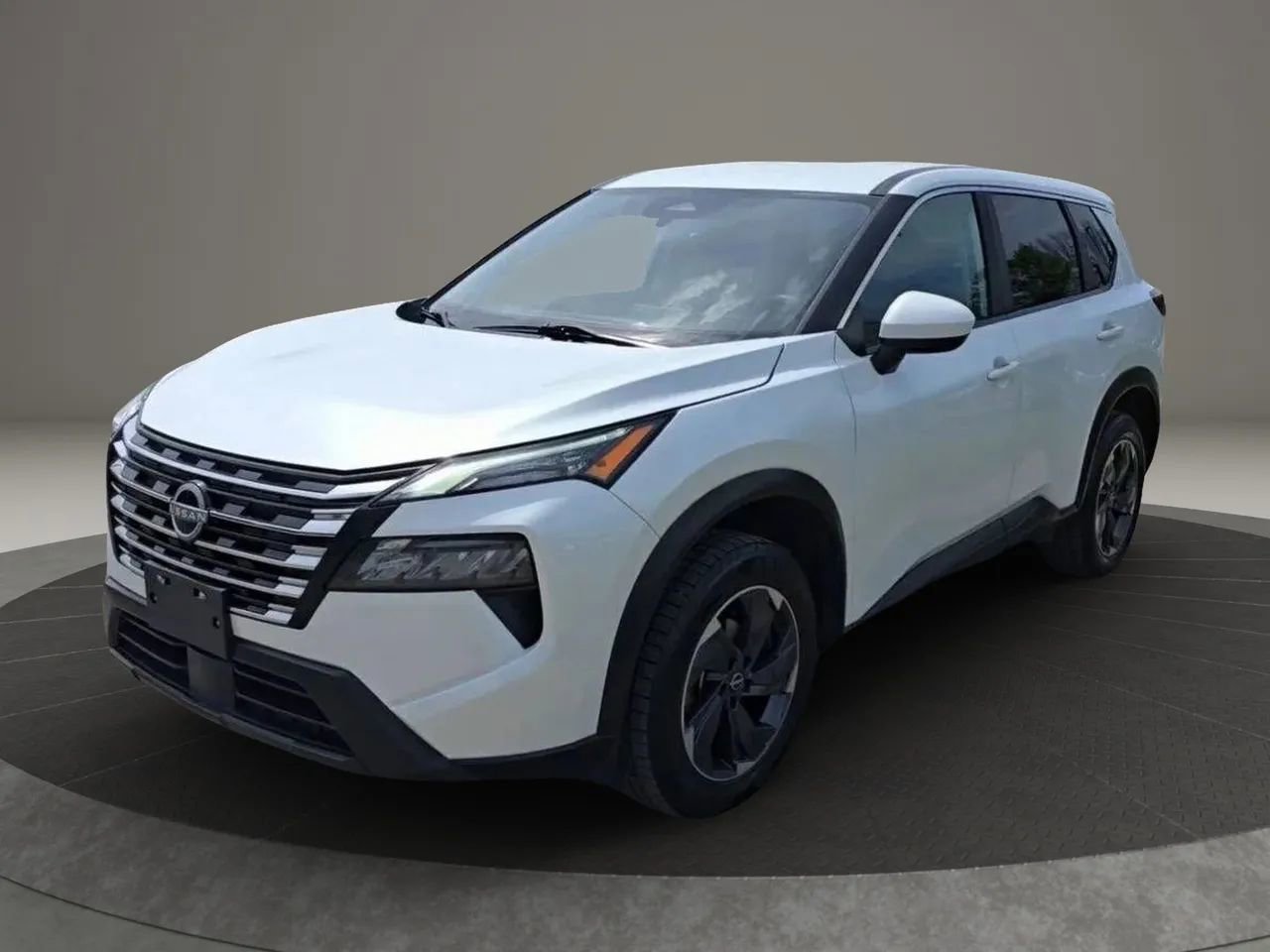 Used 2024 Nissan Rogue SV FWD image 4