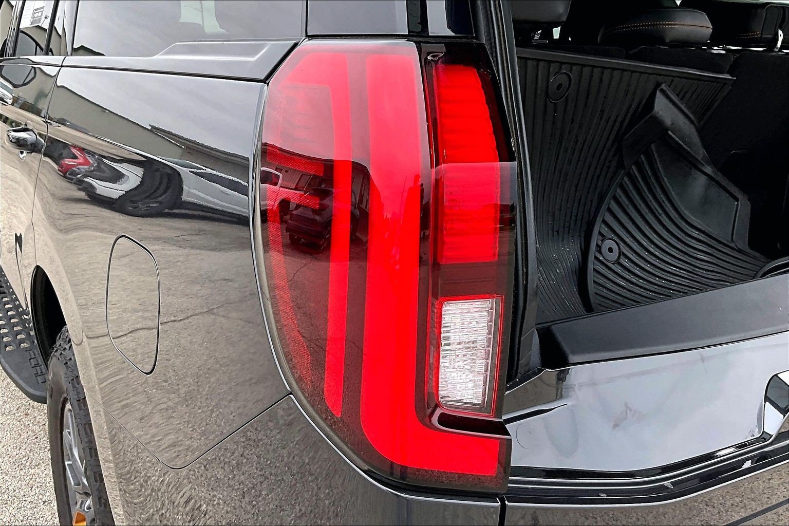 Used 2025 Ford Expedition Tremor AWD/4WD image 29
