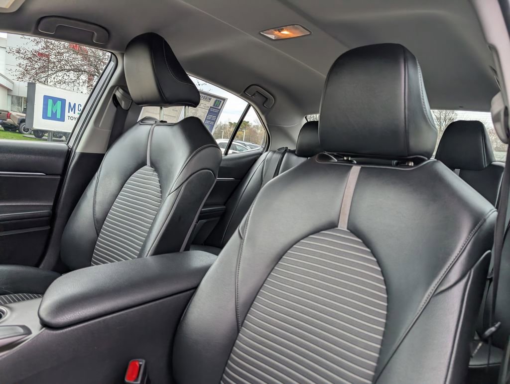 Used 2023 Toyota Camry SE FWD image 17