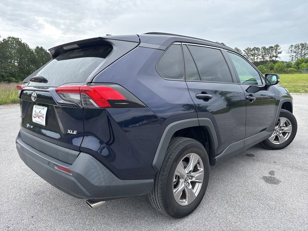 Used 2022 Toyota RAV4 XLE FWD image 5