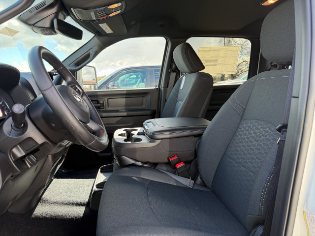 New 2026 RAM 3500 Tradesman AWD/4WD image 16