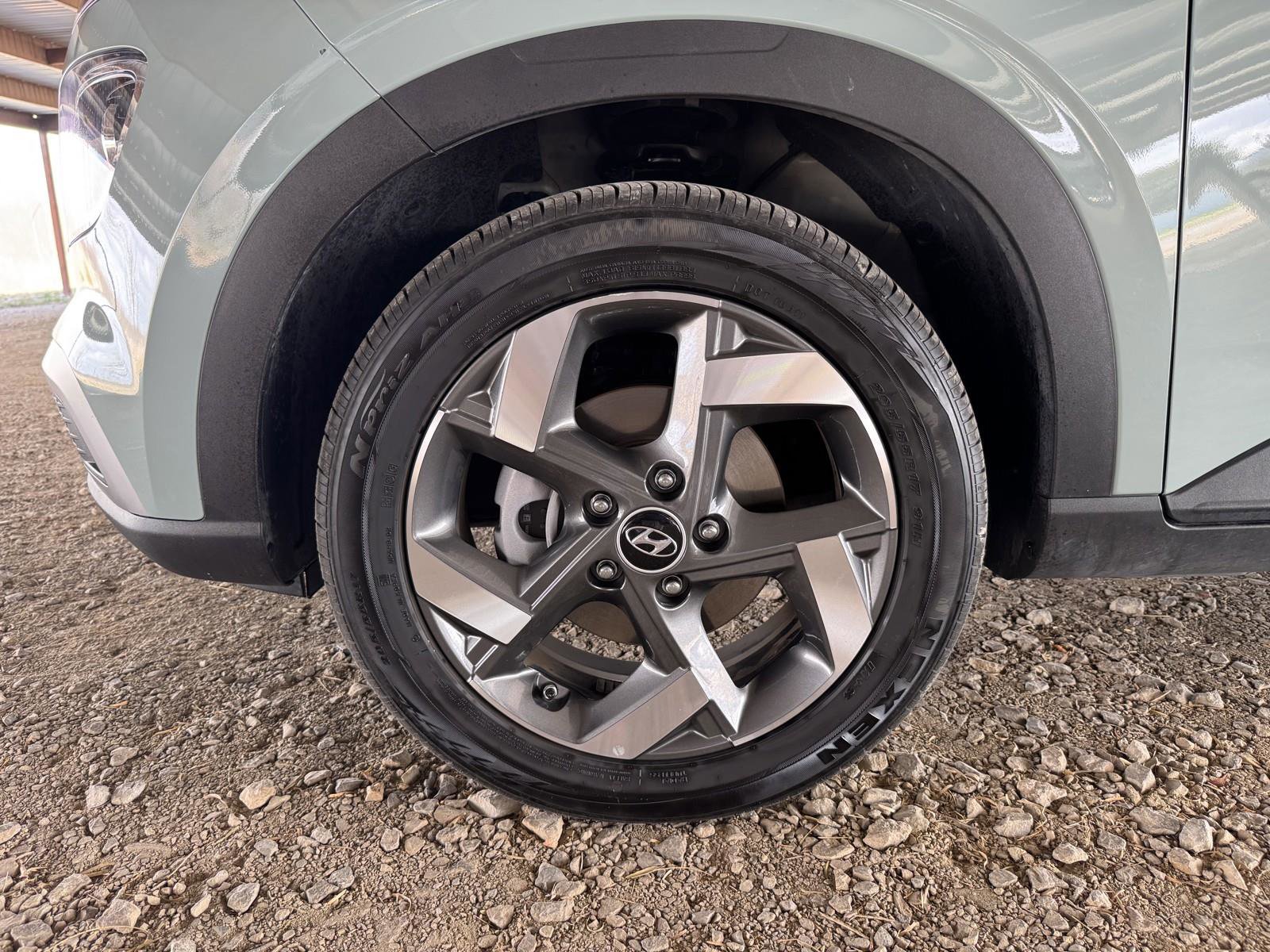 Used 2025 Hyundai Venue SEL image 39