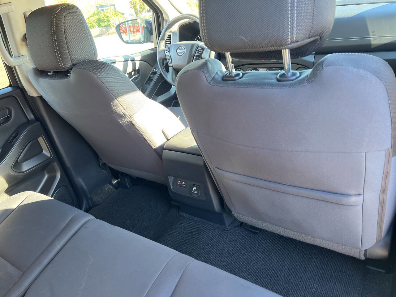 Used 2023 Nissan Frontier SV w/ Technology Package image 22
