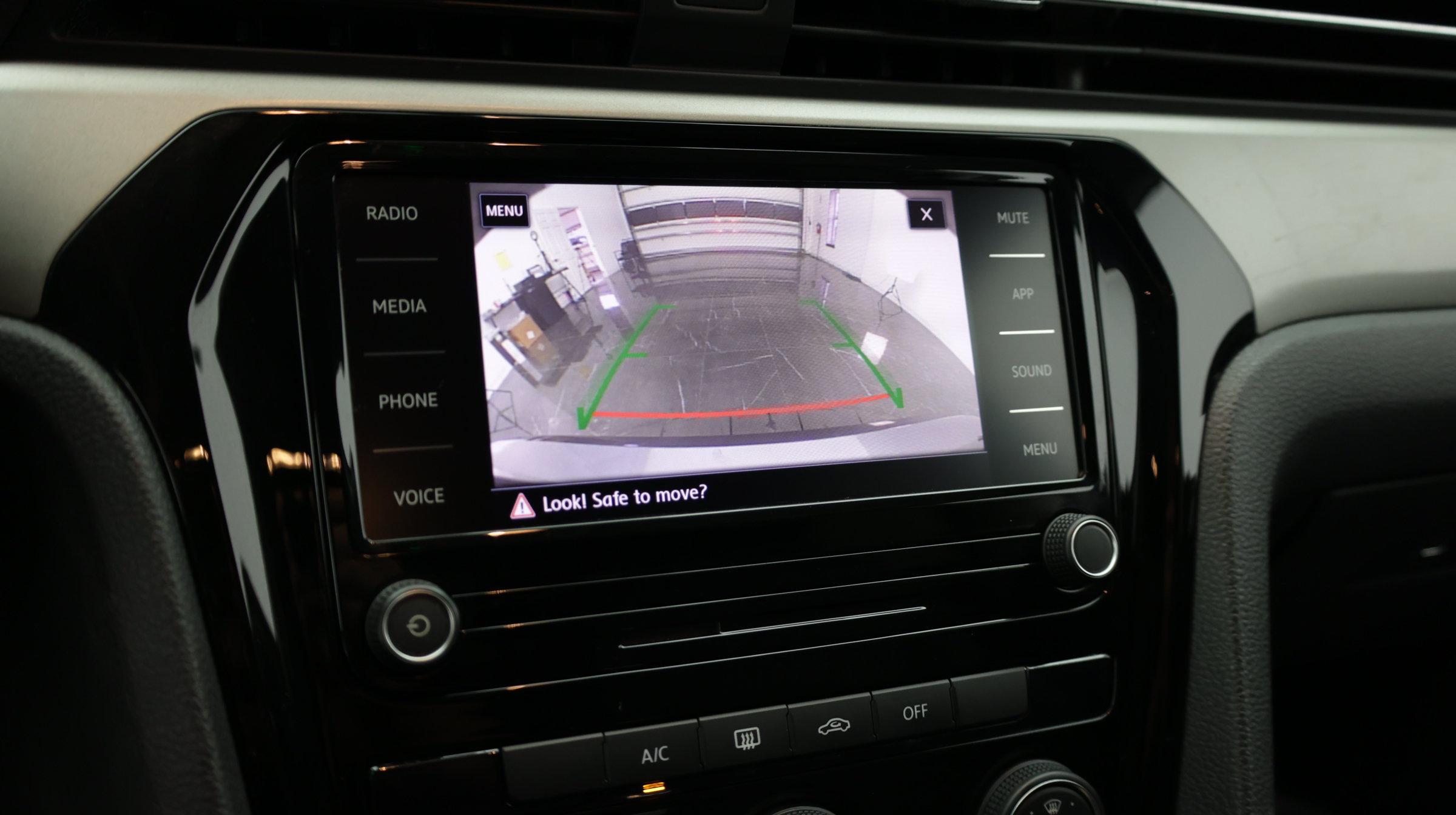 Used 2021 Volkswagen Passat 2.0T S FWD image 16