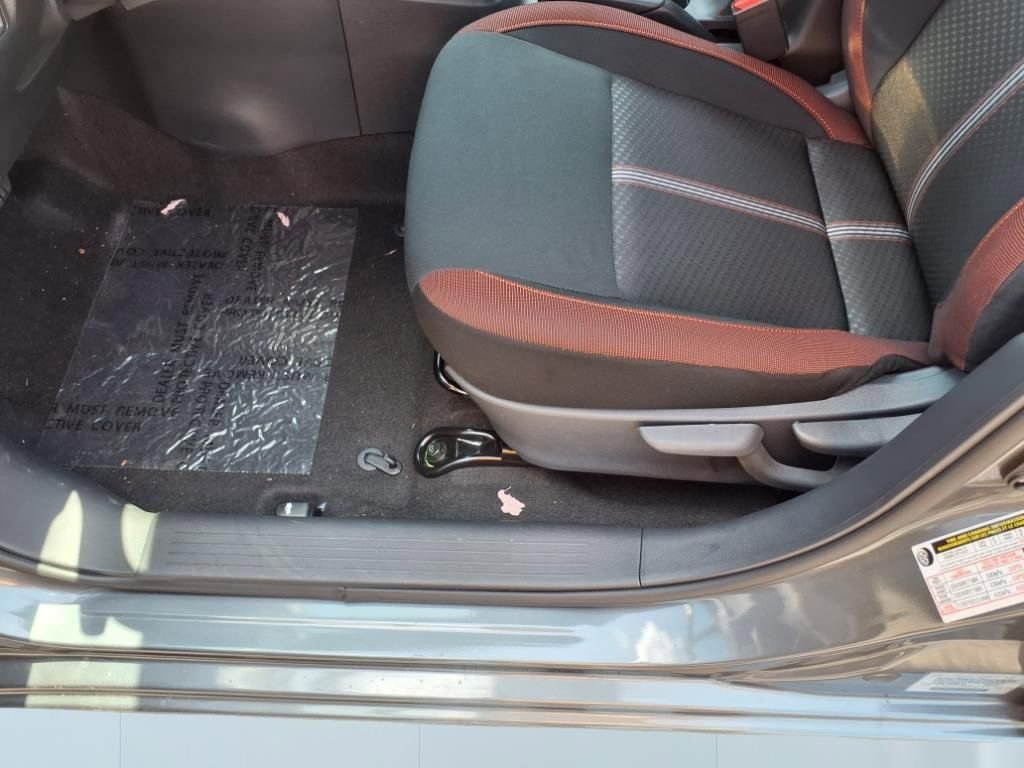 New 2025 Nissan Versa SR w/ Trunk Package FWD image 10