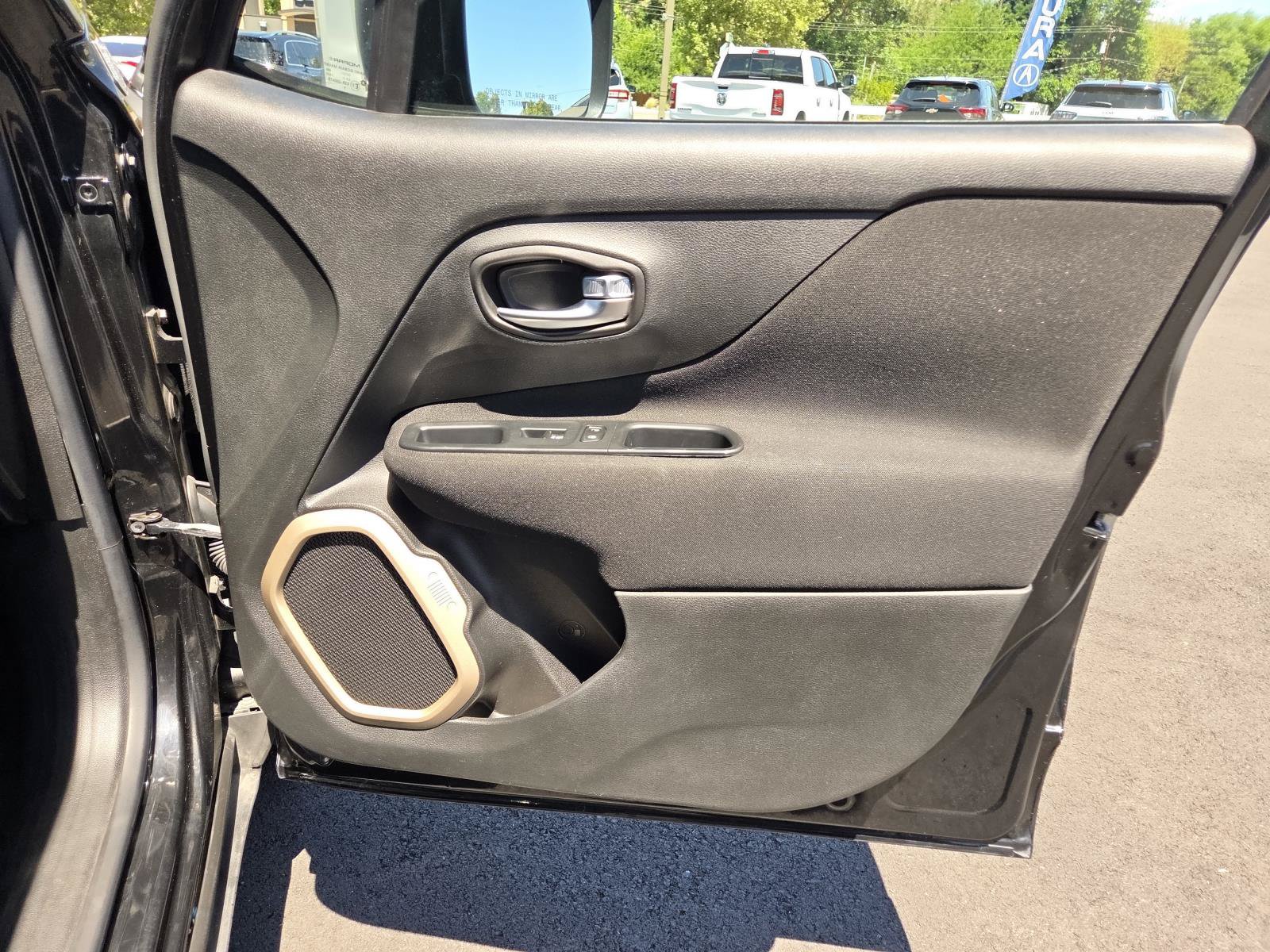 Used 2016 Jeep Renegade Sport w/ Power & Air Group FWD image 22