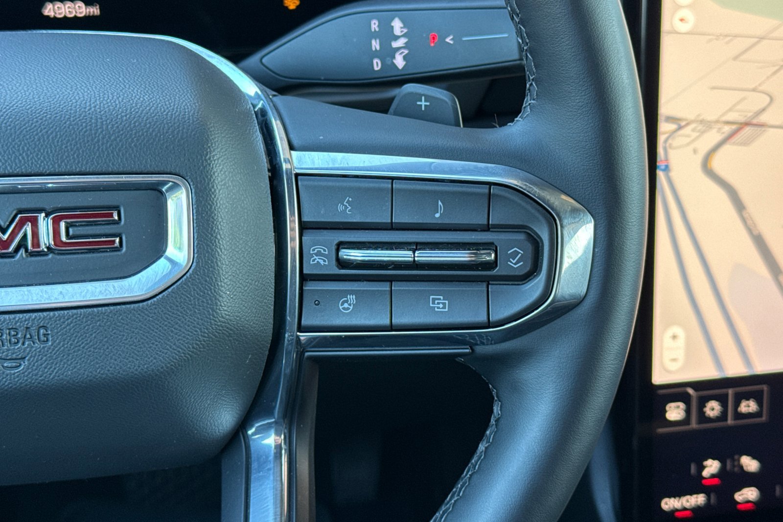 Used 2026 GMC Terrain Elevation image 32