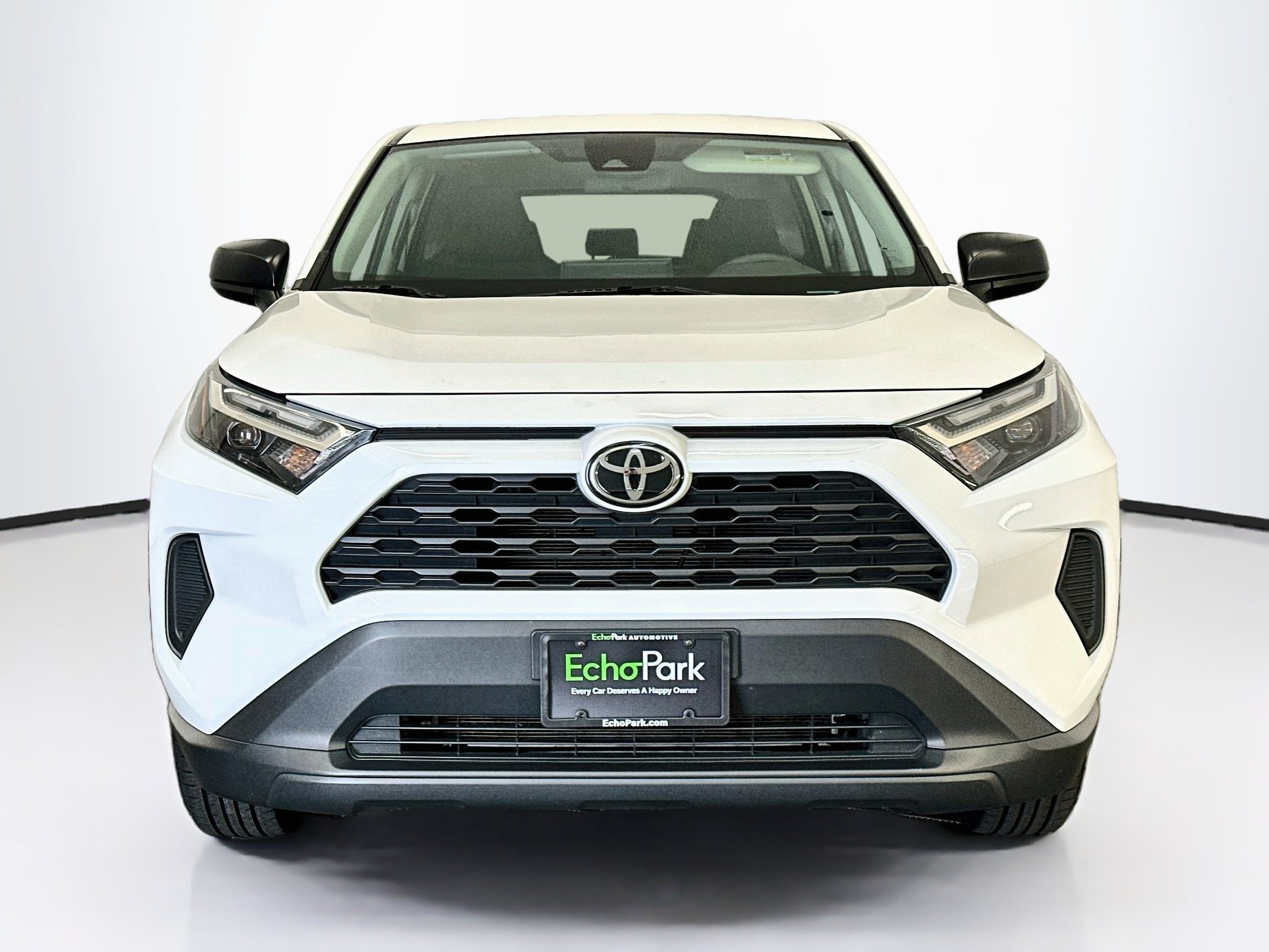Used 2025 Toyota RAV4 LE AWD/4WD image 2