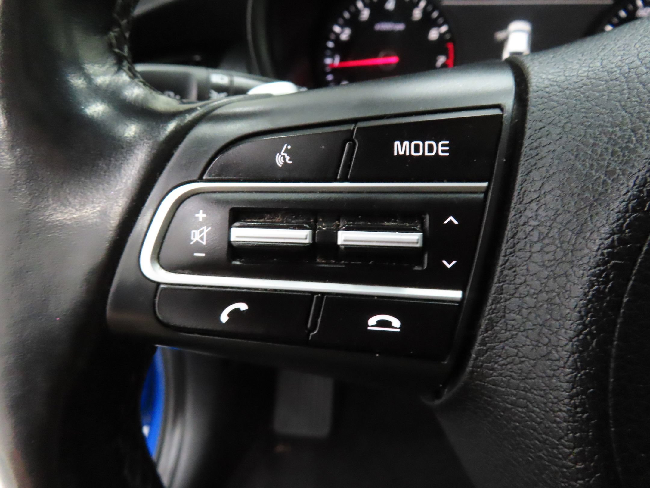 Used 2018 Kia Stinger Premium AWD/4WD image 13