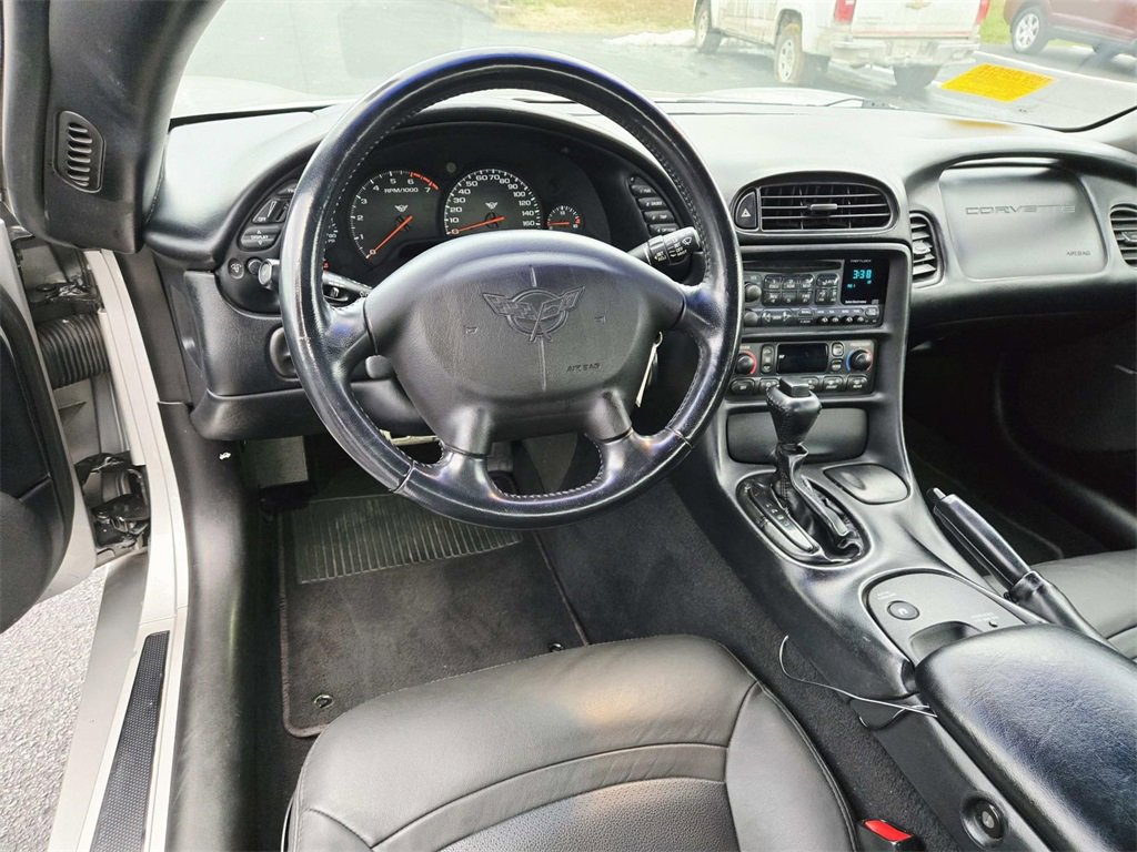 Used 2004 Chevrolet Corvette Convertible w/ Preferred Equipment Group image 10