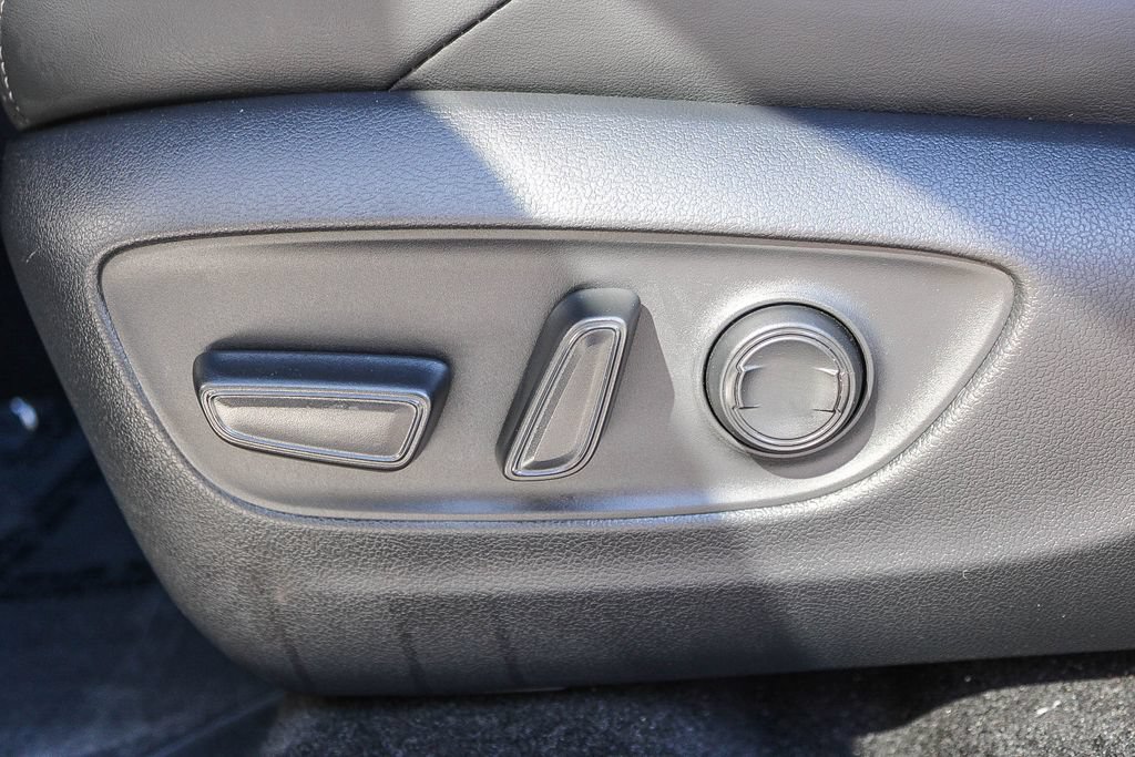 Used 2024 Toyota Venza XLE AWD/4WD image 22
