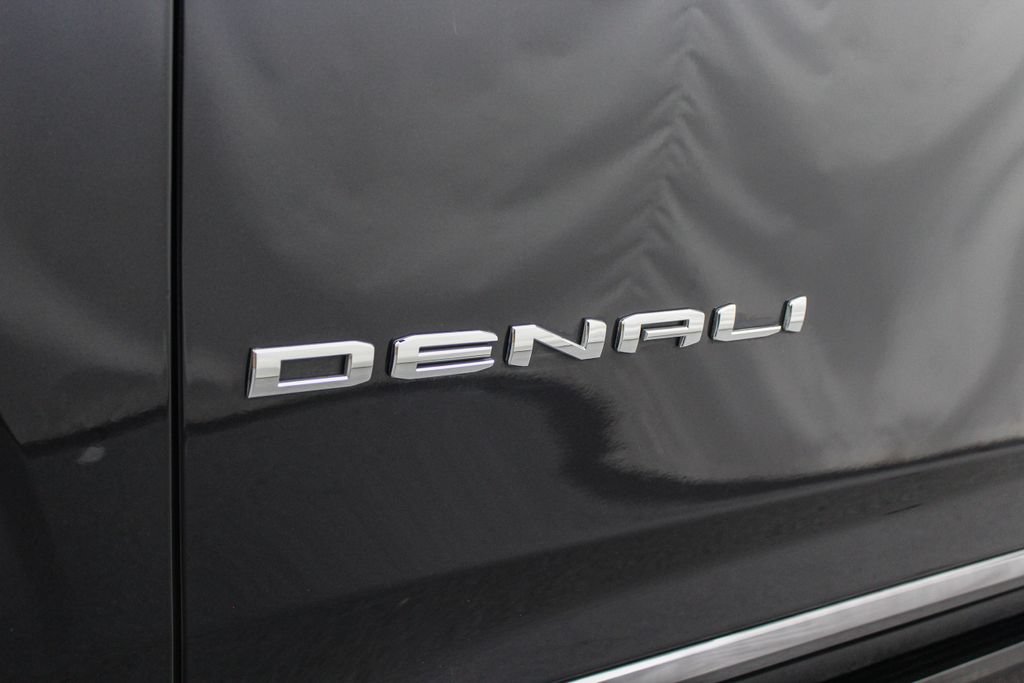 Used 2025 GMC Yukon XL Denali Ultimate AWD/4WD image 17