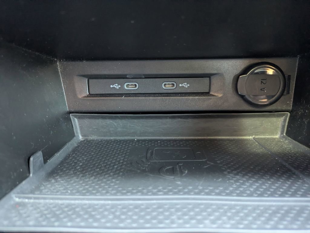 Used 2022 Volkswagen Tiguan SE AWD/4WD image 27