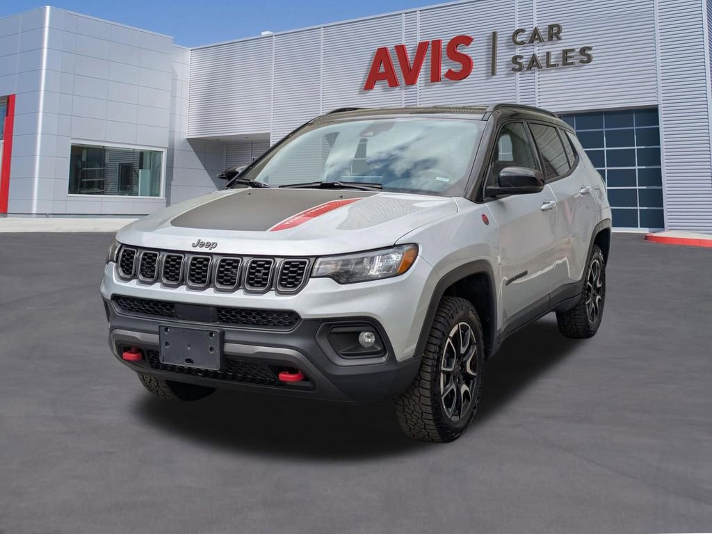 Used 2025 Jeep Compass Trailhawk AWD/4WD image 1