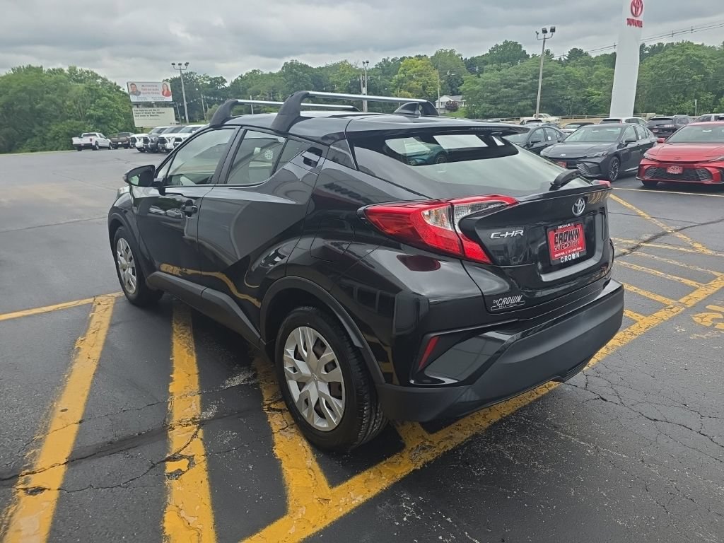 Used 2019 Toyota C-HR LE FWD image 6