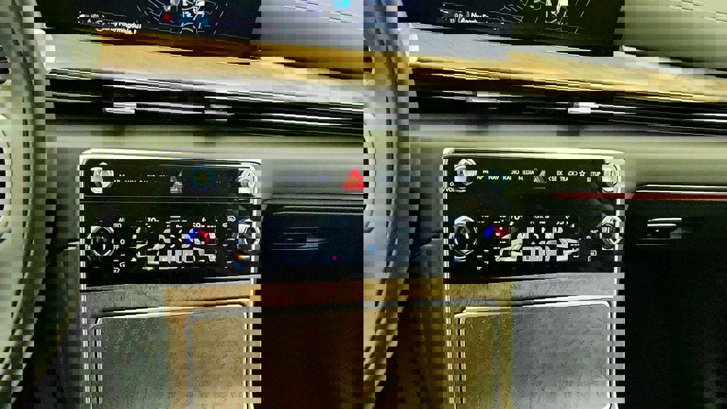 Used 2025 Genesis GV80 3.5T Prestige image 18