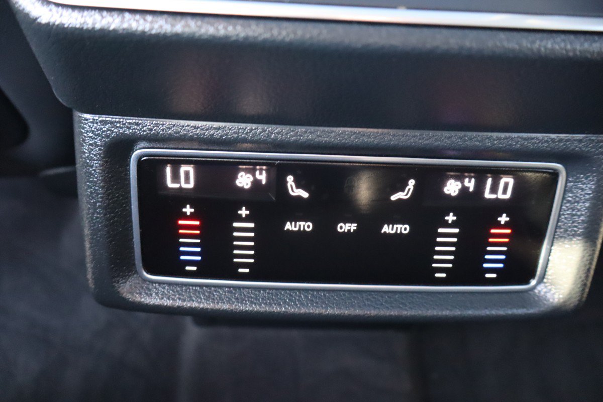 Used 2021 Audi e-tron Premium w/ Convenience Plus Package AWD/4WD image 19