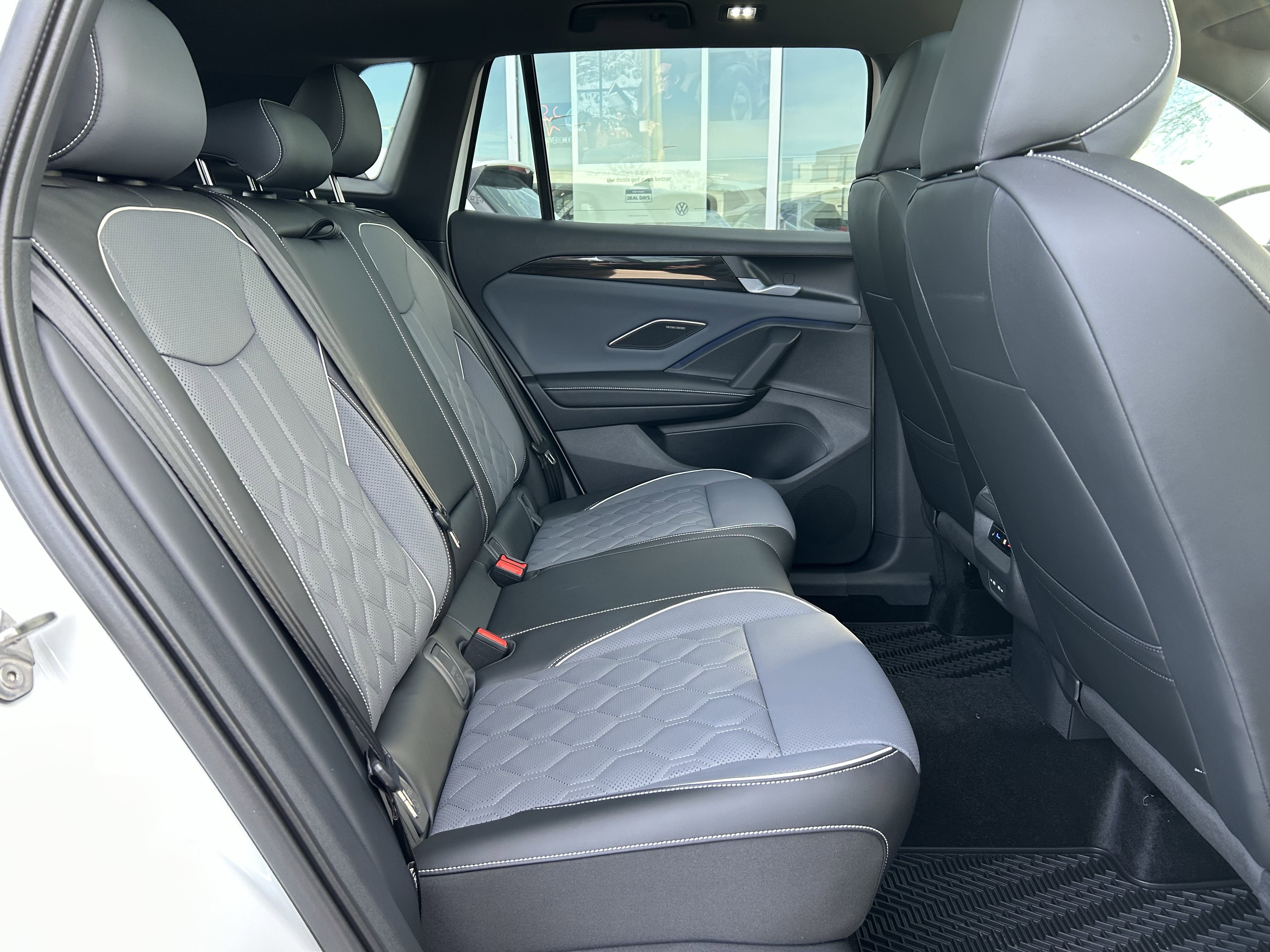New 2026 Volkswagen Tiguan SEL R-Line image 25