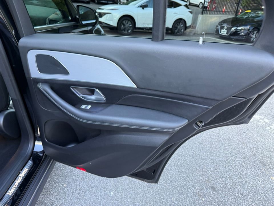 Used 2024 Mercedes-Benz GLE 450e 4MATIC image 33