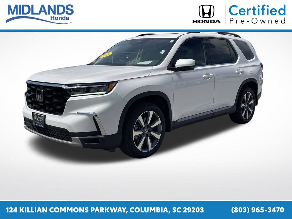 Used 2025 Honda Pilot Touring image 3