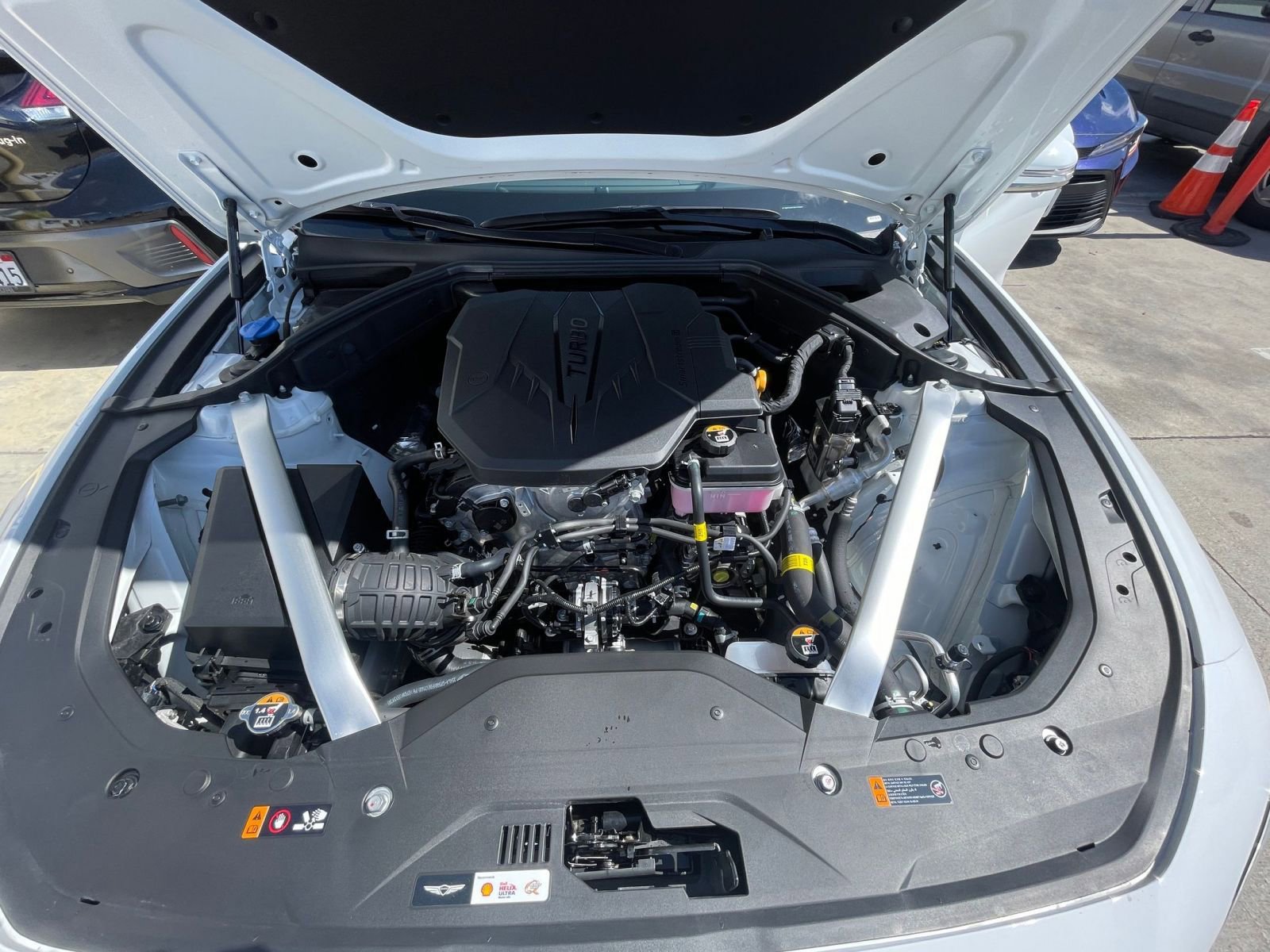 Used 2025 Genesis G70 2.5T image 32