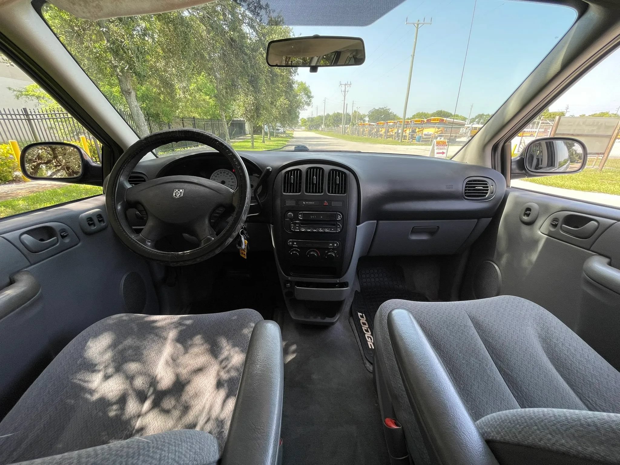 Used 2005 Dodge Caravan SE w/ Popular Equipment Group FWD image 9