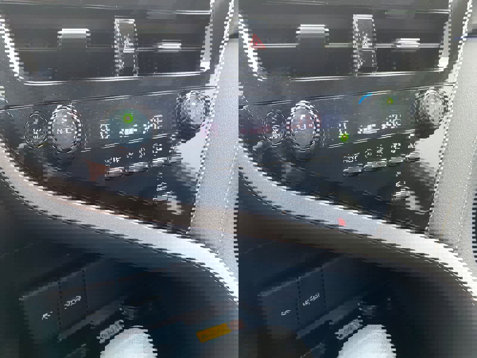 Used 2022 Toyota Camry XSE image 29