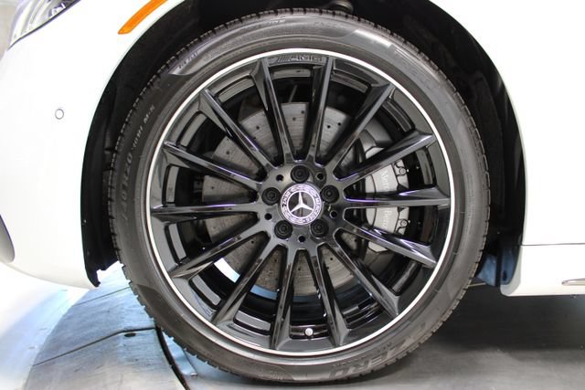 Used 2025 Mercedes-Benz S 580 4MATIC Sedan w/ AMG Line Package image 33