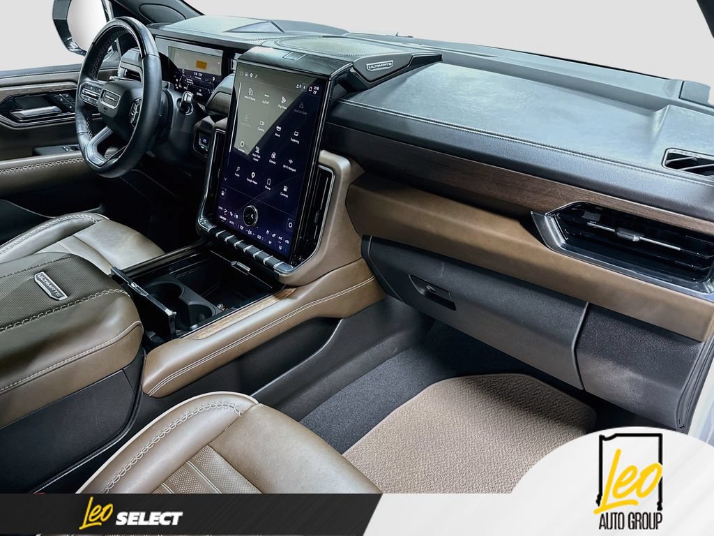 Used 2025 GMC Yukon Denali Ultimate AWD/4WD image 36
