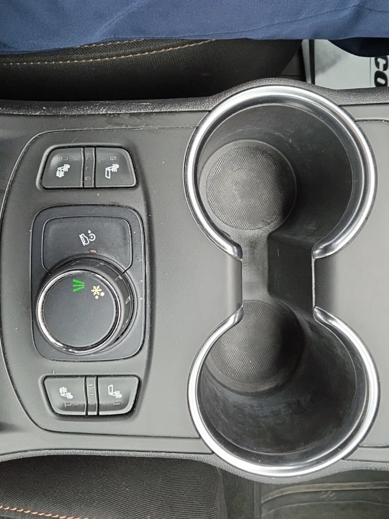 Used 2018 GMC Terrain SLE w/ Driver Convenience Package FWD image 18