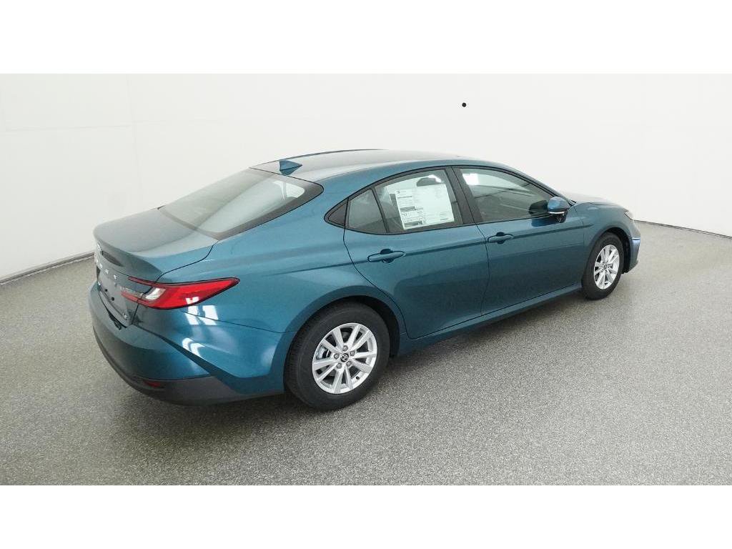 Used 2025 Toyota Camry LE FWD image 12