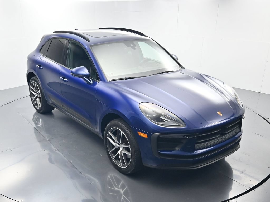 Certified 2024 Porsche Macan AWD/4WD image 42
