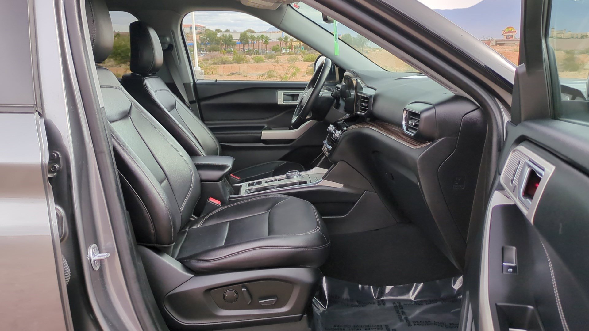 Used 2023 Ford Explorer Limited image 32