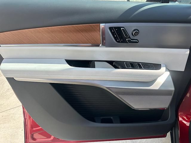 New 2026 Cadillac Vistiq Luxury w/ LPO, Floor Liner Package AWD/4WD image 12