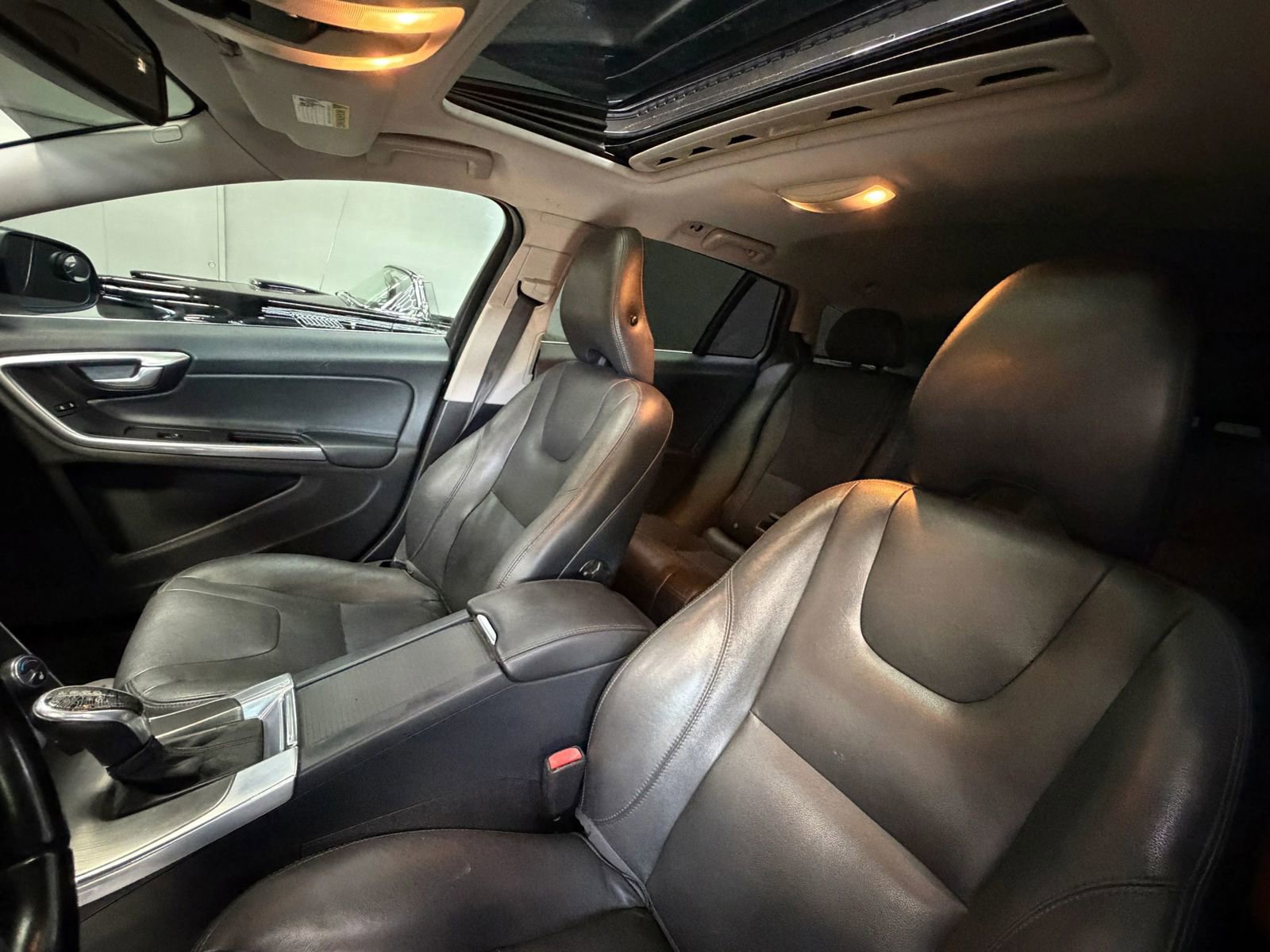 Used 2015 Volvo V60 T5 Premier Plus image 35