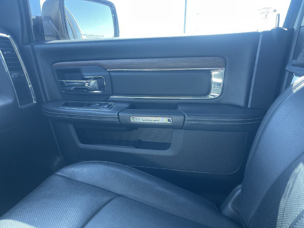 Used 2018 RAM 1500 Laramie w/ Convenience Group AWD/4WD image 30