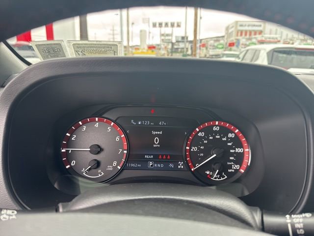 Used 2025 Nissan Frontier PRO-4X w/ Pro Convenience Package image 17