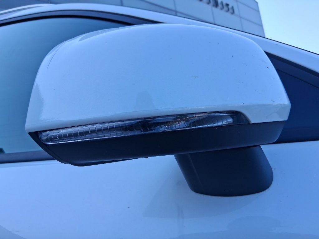 Used 2021 Volvo XC40 T5 Momentum w/ Protection Package Premier AWD/4WD image 35