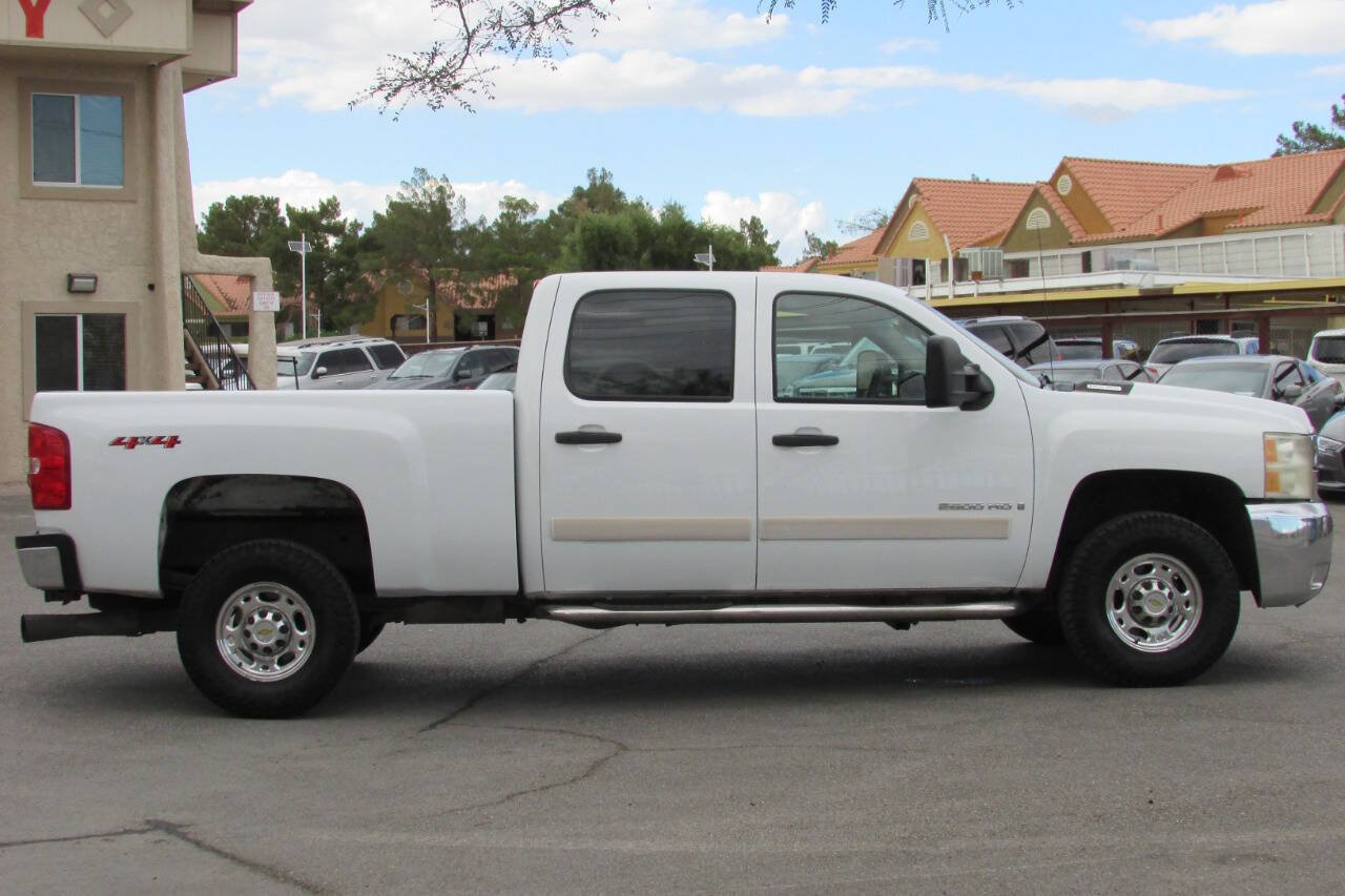 Used 2007 Chevrolet Silverado 2500 LT w/ 2LT Convenience Package AWD/4WD image 9