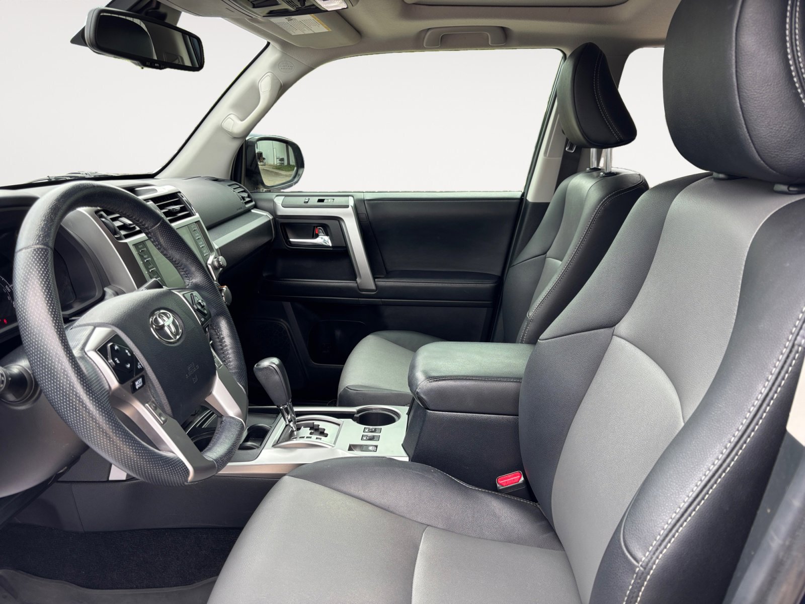 Used 2024 Toyota 4Runner SR5 Premium w/ Moonroof Package image 23
