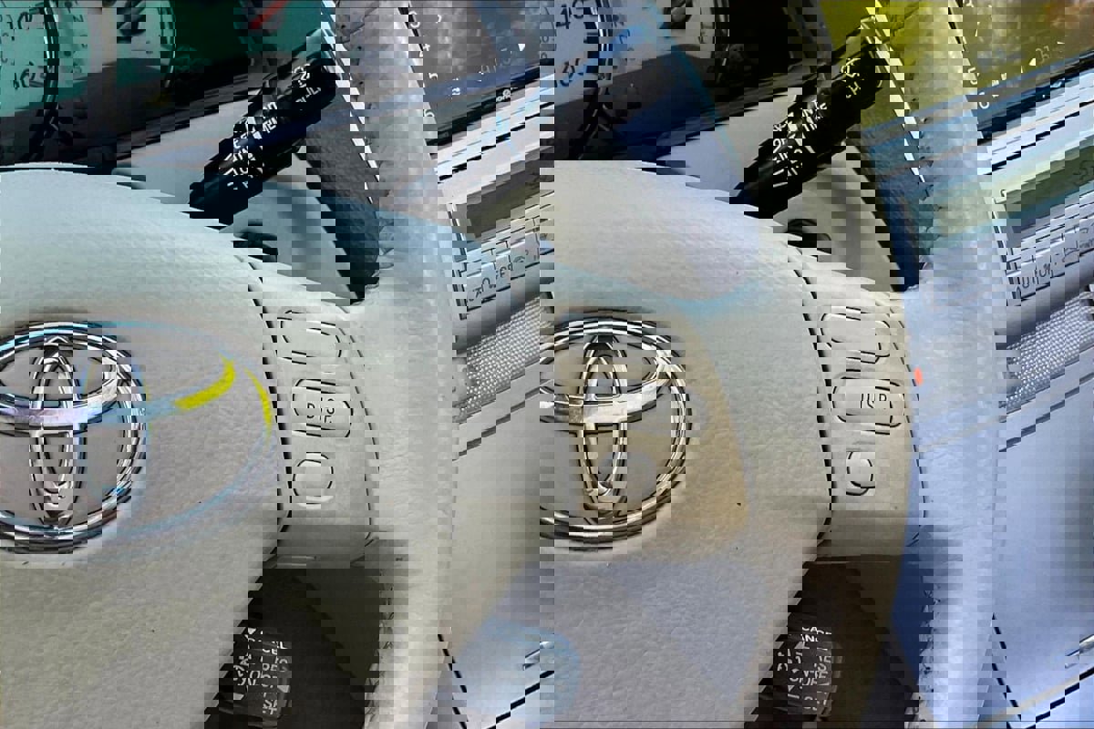 Used 2005 Toyota Solara SLE FWD image 12