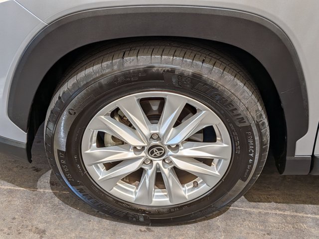 Used 2022 Toyota Corolla Cross LE w/ Moonroof Package FWD image 28